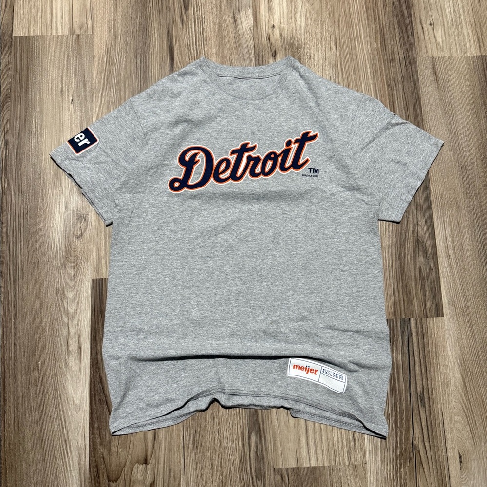 Detroit Tigers MLB Meijer shirt • Size small